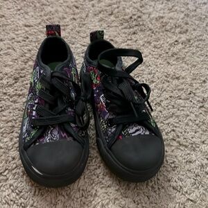 Toddler size 9M Dinosaur multicolor converse style natural steps(Brand)